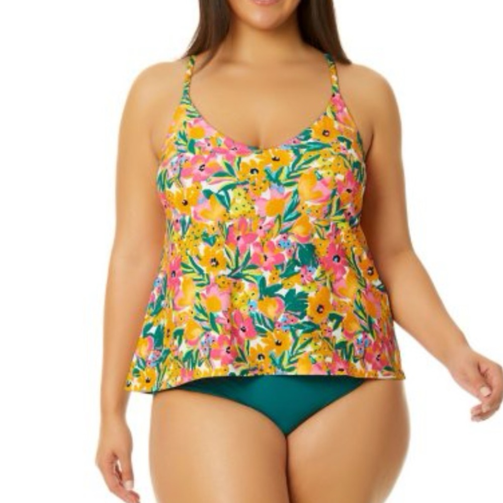 New woman’s pretty 🤩 Anne Cole tankini